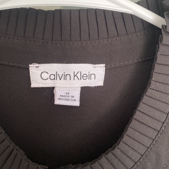 Calvin Klein women’s black classy dressy tank blouse. Size medium - Picture 2 of 6